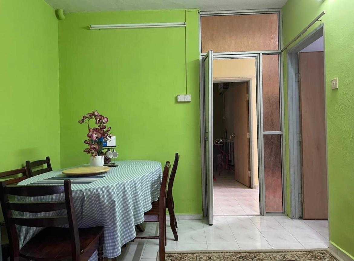 Homestaymuslim Di Teluk Intan Exterior photo