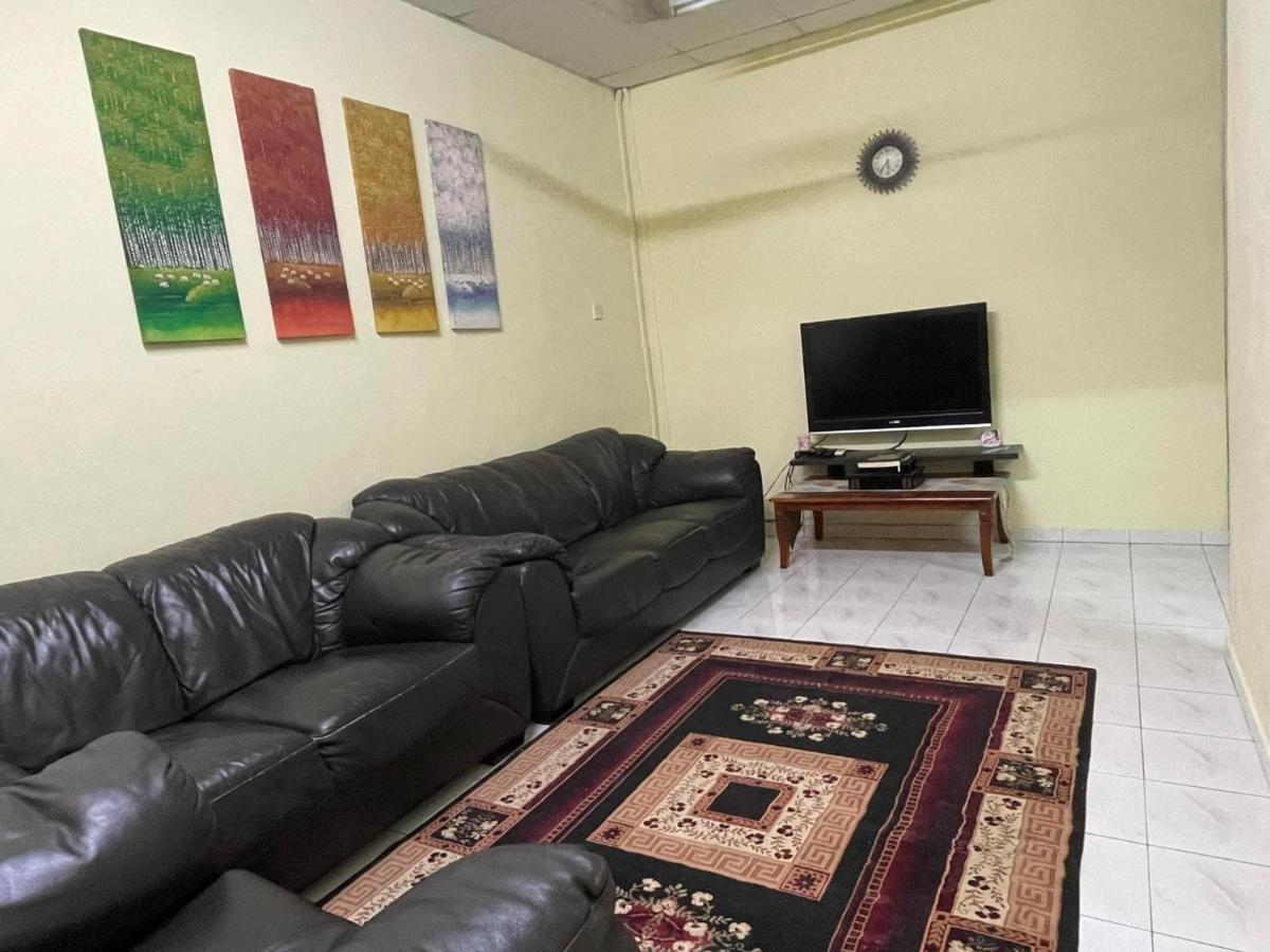 Homestaymuslim Di Teluk Intan Exterior photo