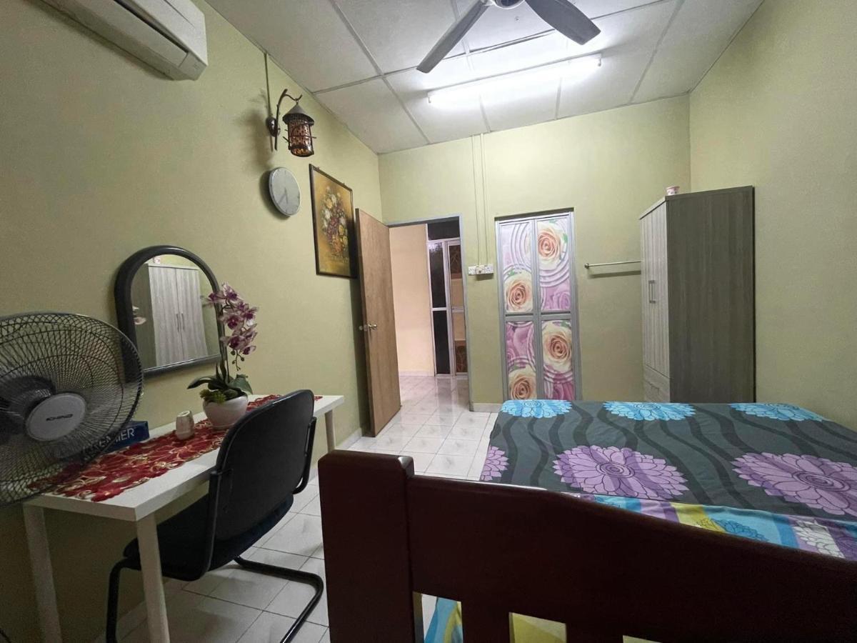Homestaymuslim Di Teluk Intan Exterior photo