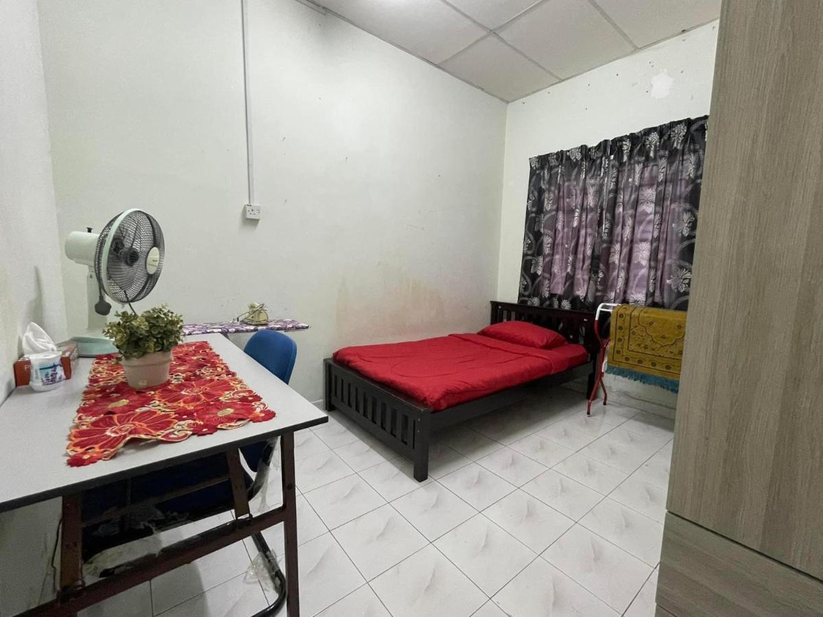 Homestaymuslim Di Teluk Intan Exterior photo