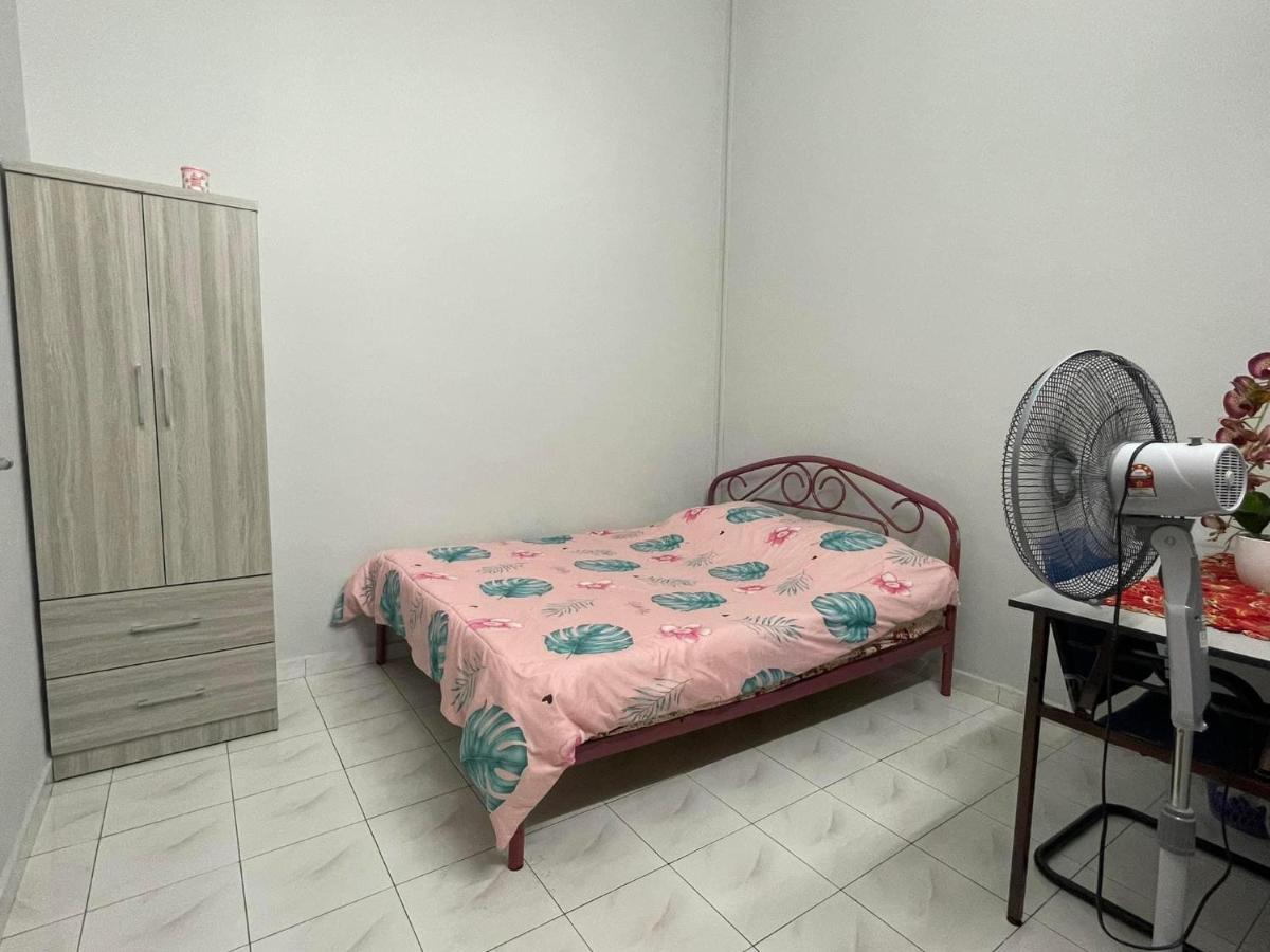 Homestaymuslim Di Teluk Intan Exterior photo