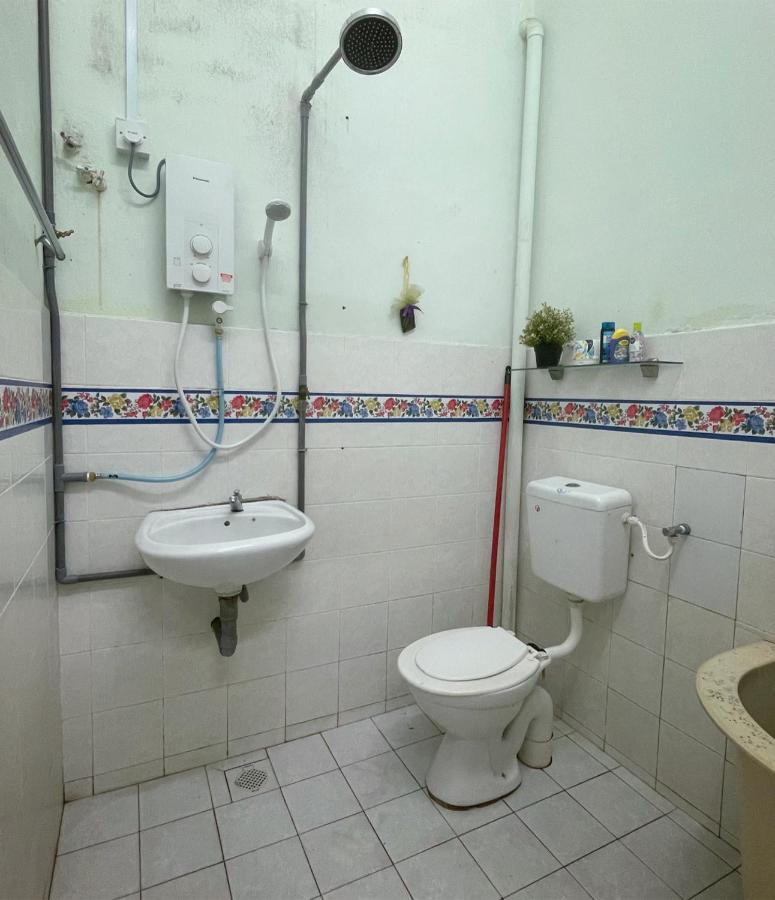 Homestaymuslim Di Teluk Intan Exterior photo